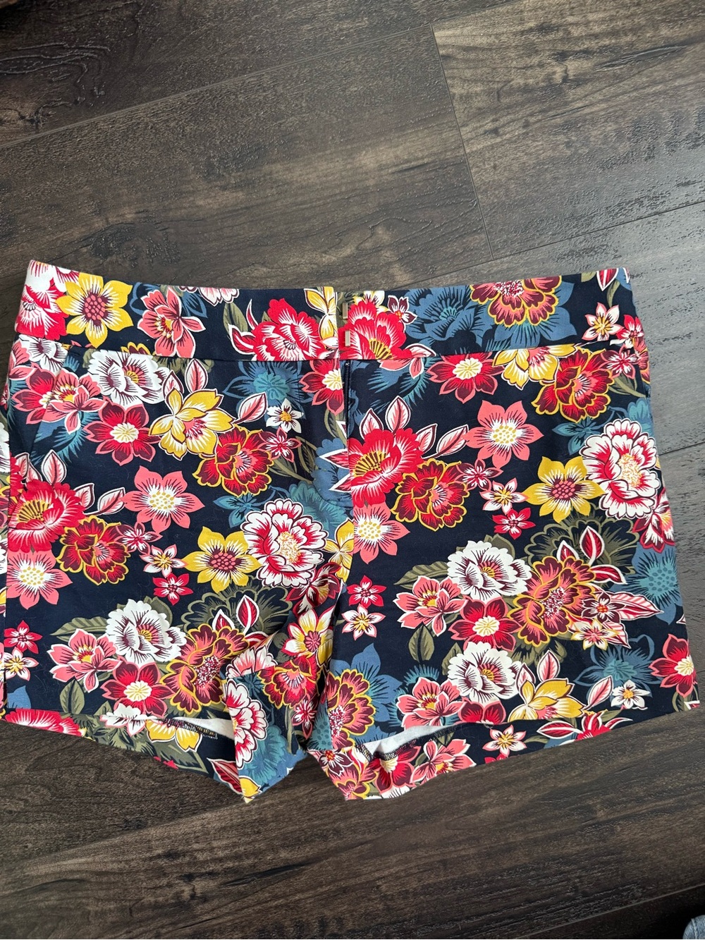 LOFT Floral Riviera Shorts Size 10 Navy Pink Tropical Summer Shorts